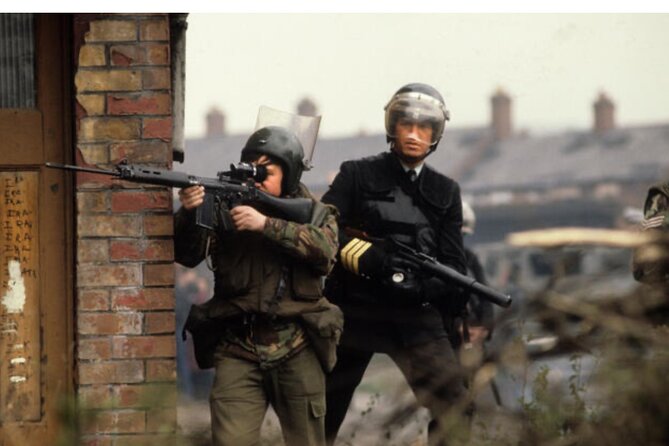 2 Hour Terror and Mural History Belfast taxi Private Tour - Peace Wall: the Troubles in brick, gates, and nightly closure