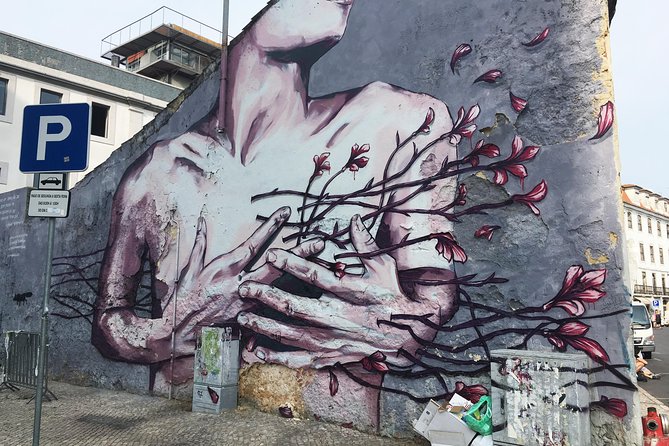 3-Hour Guided Street Art Walking Tour of Lisbon - Alfama: Chão do Loureiro, a five-floor street-art building