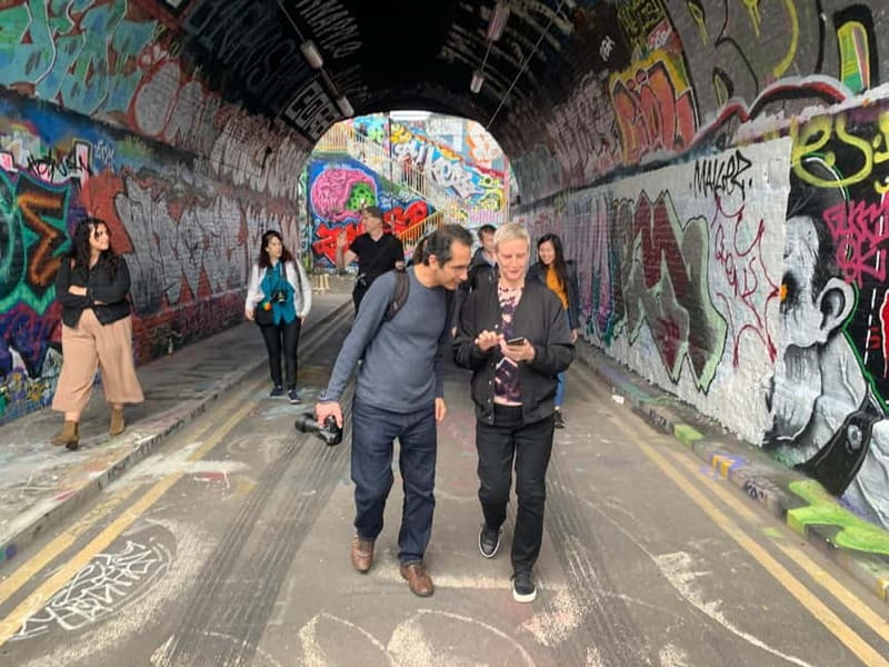 ADVANCED GRAFFITI STREET ART TOUR / SHOREDITCH / EAST LONDON - Shoreditch + Brick Lane: the route that turns corners into clues