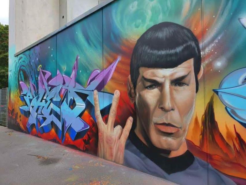 Alternative Berlin / Street art tour - Private group - Murals and graffiti: learning the messages behind the street language