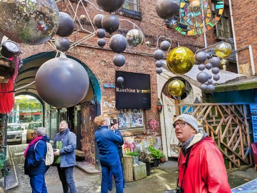 Alternative Hamburg / Street Art Private Tour - Street art you can read: graffiti, murals, stencils, and 3D