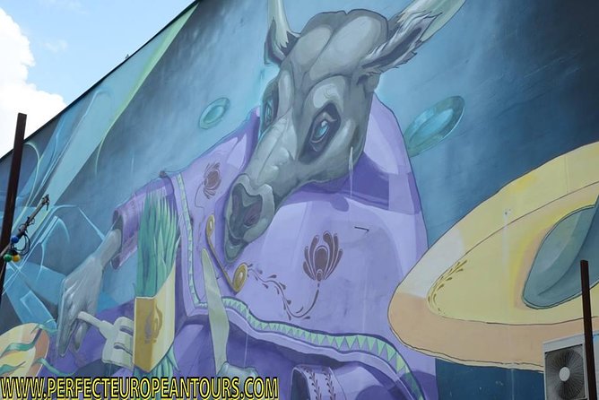 Alternative Street Art Free Walking Tour of Budapest - Why This Street Art Walk Feels Different Than a Standard Tour