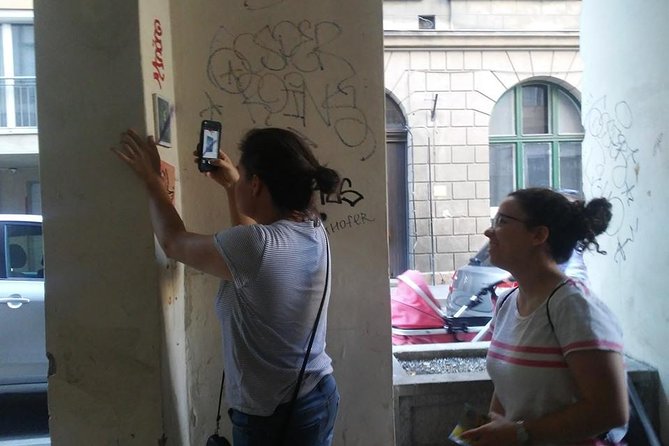 Alternative Street Art Free Walking Tour of Budapest - The Ending at Szimpla Kert: Why Finishing at a Ruin Bar Works