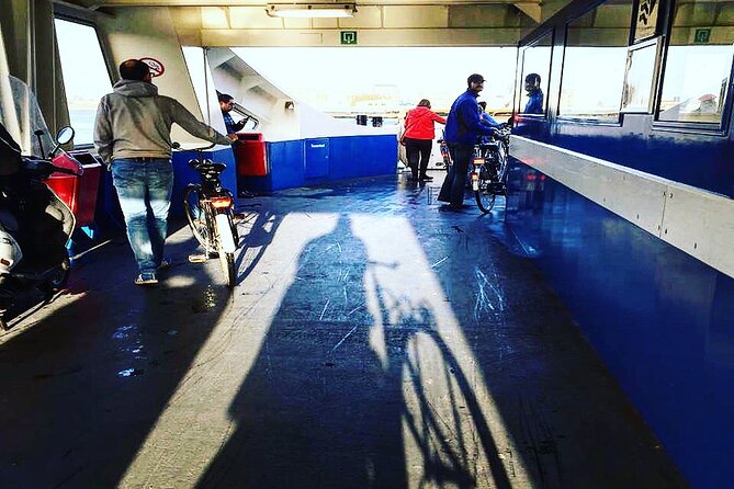Amsterdam's Hidden Gems and Street Art Bike Tour - Pontsteiger Ferry to Houthavens: Modern Architecture Meets Old Harbour Lines