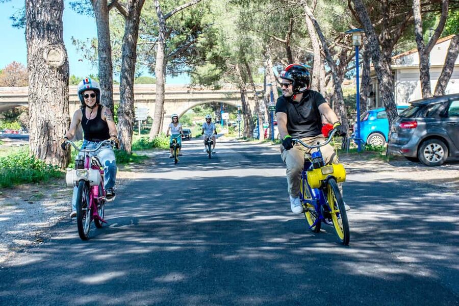 Argelès-sur-Mer: a guided Solex ride to discover street art - Argelès-sur-Mer by Solex: street art you can feel in 2 hours