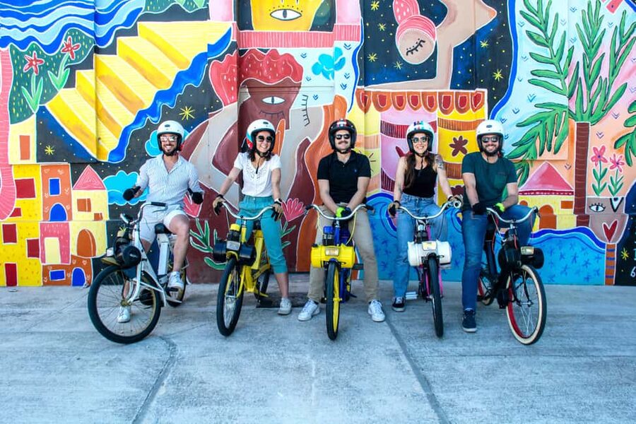 Argelès-sur-Mer: a guided Solex ride to discover street art - Meeting point at 2 Av. du 8 Mai 1945: safety first, then fun