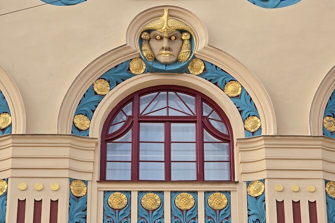 Art Nouveau Meets Street Art in Munich (Max. 12 guests) - Timing and pace for 150 minutes (without rushing you)