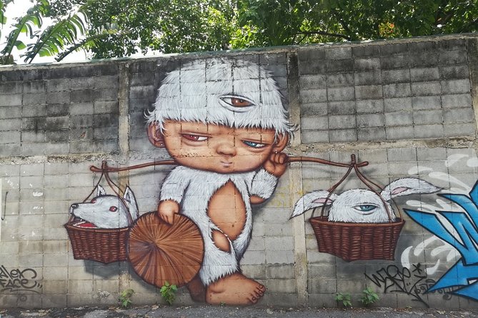 Bangkok Heritage & Street Art Private Walking Tour - Wat Suan Phlu: A Quiet Temple in a Busy Trade Corridor