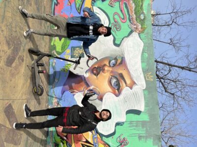 Barcelona: Graffiti E-Scooter Tour - Meeting at Robot City and Getting Ready to Roll
