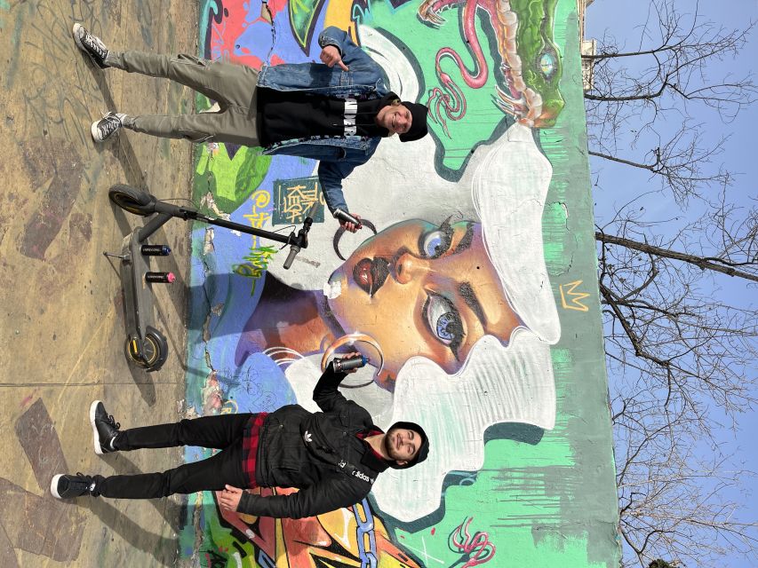 Barcelona: Graffiti E-Scooter Tour - Meeting at Robot City and Getting Ready to Roll