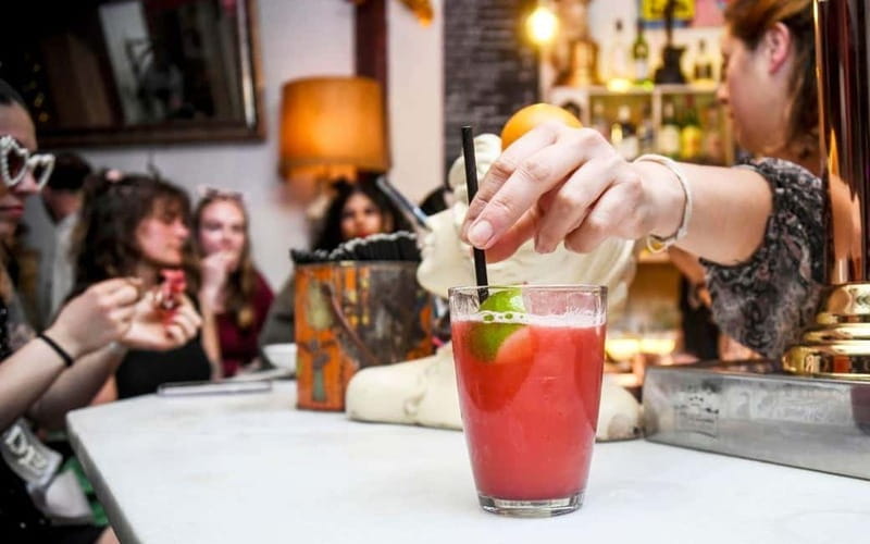 Barcelona Street Art, Graffiti & Tapas Tour - Tapas and a Cold Drink: How the Tour Ends on a Good Note