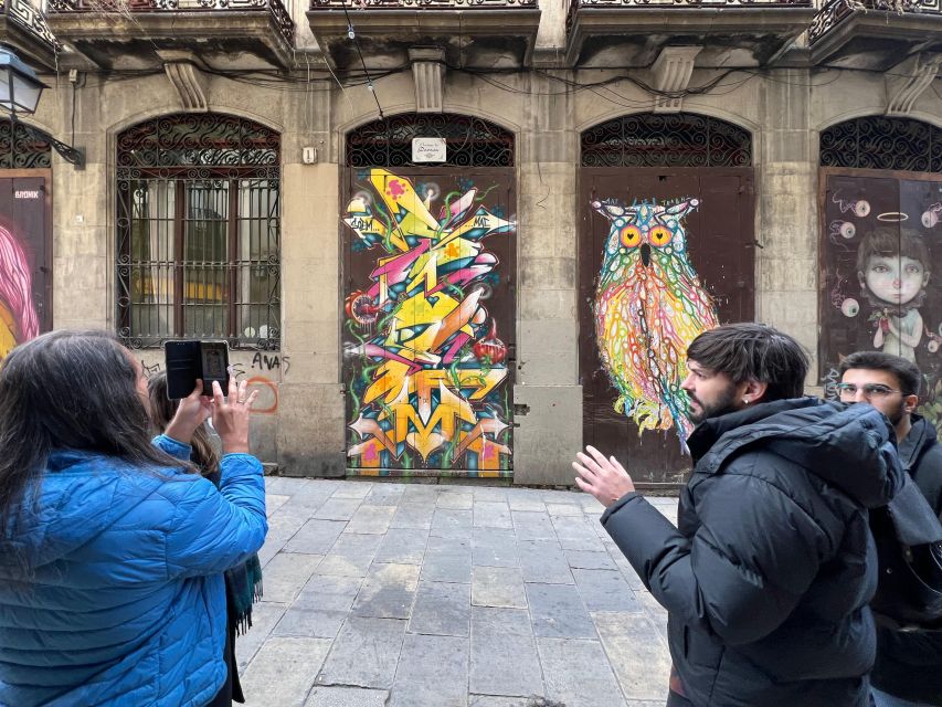 Barcelona: Street Art & Visit to Galleries Tour - Gallery Finish: Artevistas and Base Elements Add the Inside Angle