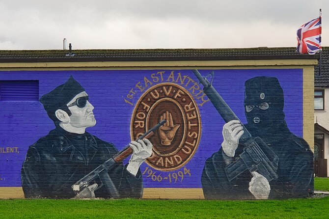 Belfast Cab Tour of Peacewalls, Murals and the Famous Titanic Slips - Shankill Road: listening to 52 years of violence
