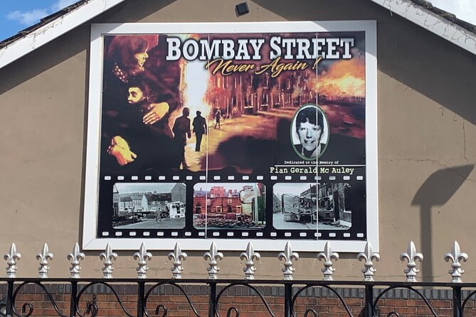 Belfast city and Mural 4 hour tour - Falls Road vs Shankill Road: what the guide teaches you