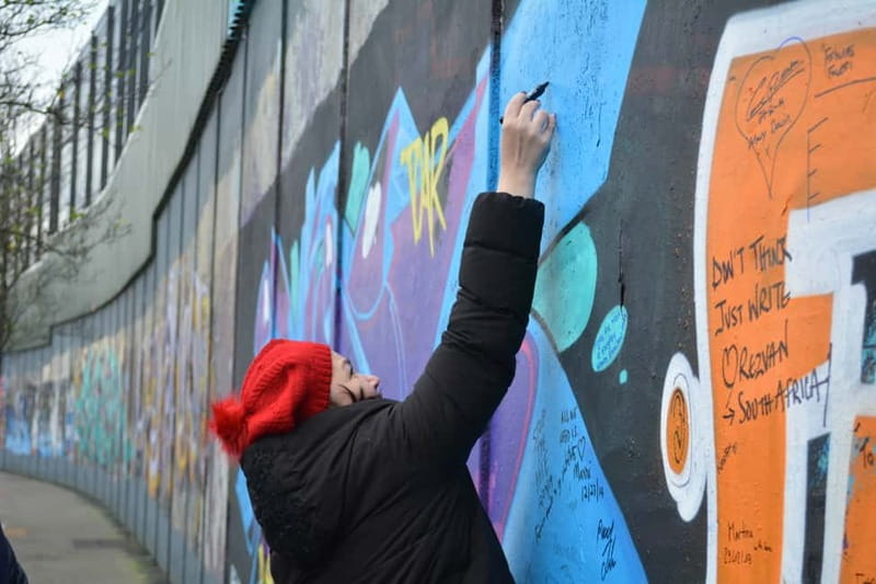 Belfast: Famous Murals Private Tour - Falls Road: Where Street Corners Hold Stories