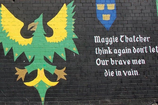 Belfast history of terror & mural 1 hr express private taxi tour - Entering Belfast’s post-conflict street map
