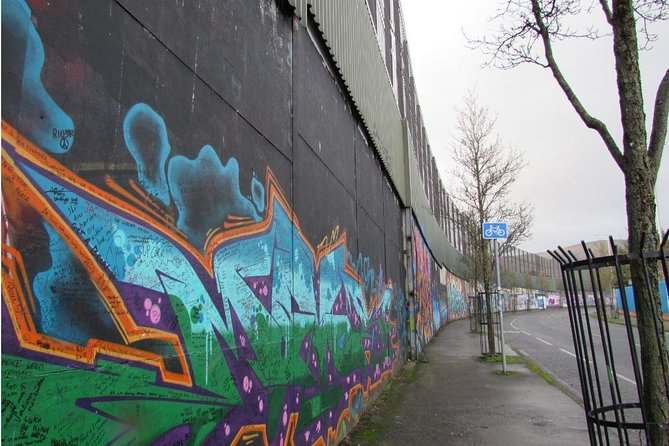 Belfast: Murals Taxi Tour - Crumlin Road Gaol: Segregation, Explained Where It Happened