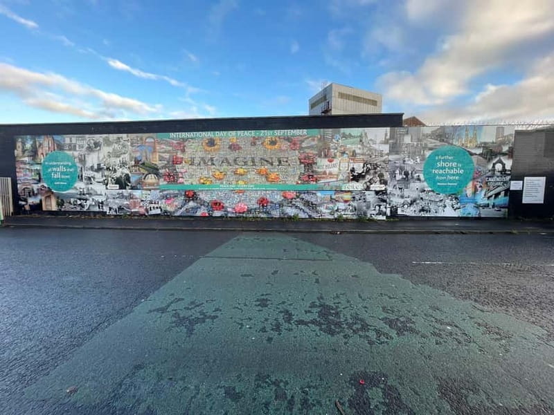 Belfast: Peace Wall & Mural Tour - Key things you’ll notice on this Peace Wall & Mural Tour