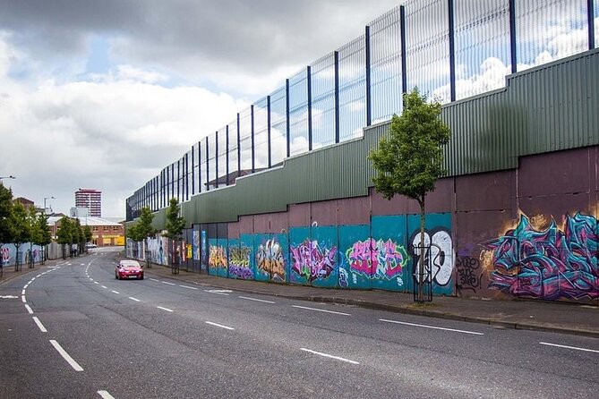 Belfast Political & Murals Tour - Taxi-led pickup and drop-off: the practical value of the 90 minutes