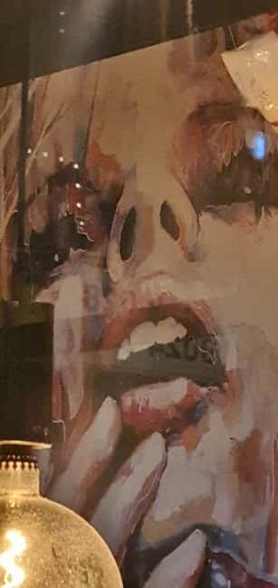 Belfast : Pub Music , Street Art Experience Walking Tour - Two half-hour live-music stops: how to enjoy pubs without turning it into a slog