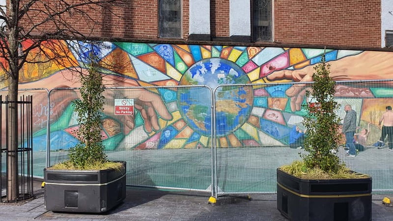 Belfast Troubles : Murals, Street Art, and Peace Wall Tour - Re-imaging: murals chosen by local communities