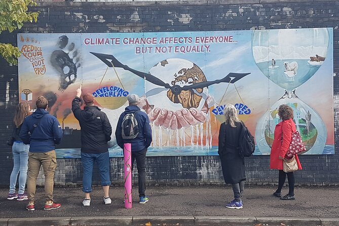 Belfast Troubles Murals Street Art and Peace Wall Walking Tour - The Peace Wall: a brief stop with heavy weight