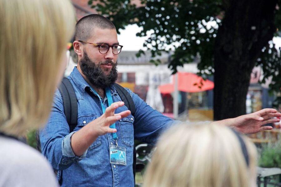 Berlin: 3-Hour Street Art Tour - Stop type 2: Kreuzberg-style side streets and “look closer” surfaces