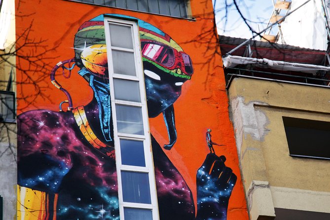 Berlin Street Art & Graffiti Walking Tour - Haus Schwarzenberg: Why Location Matters for Street Art
