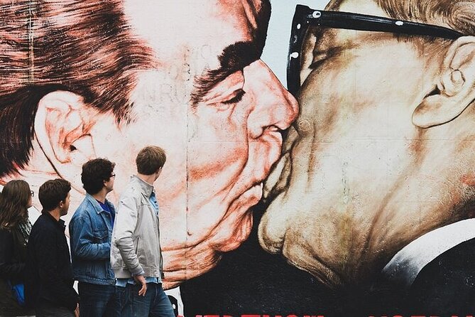 Berlin Street Art Tour with Graffiti, Murals, and Urban Culture - Getting there and staying comfortable: the practical stuff