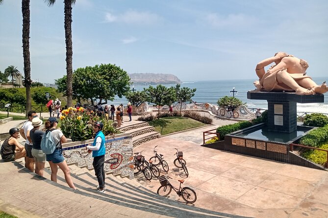 Bike Tour Lima | Ride along Miraflores & Barranco - Stop 2: El Parque del Amor and the Gaudí connection