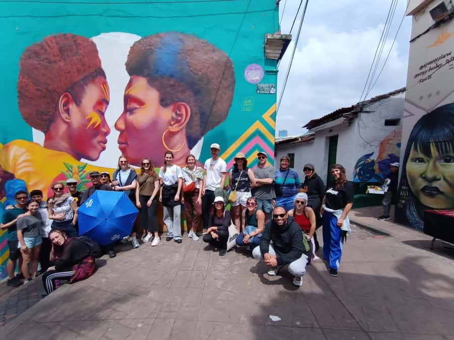 Bogotá: Graffiti Tour el mejor recorrido de arte urbano - Why Bogotá’s street art tour feels more real than a museum