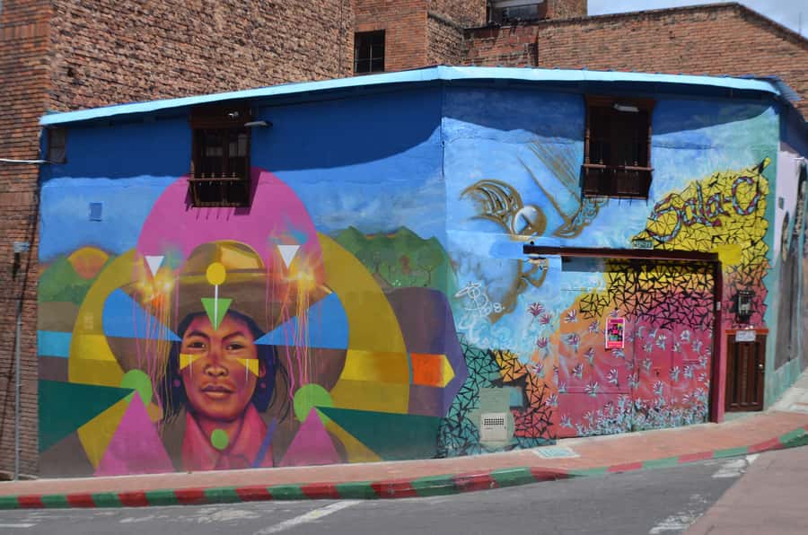 Bogotá: La Candelaria Graffiti & Urban Art Guided Tour - Key things that make this Bogotá graffiti tour worth it
