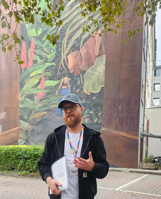 Bonn Old Town: Street Art and Graffiti Tour - The Two-Hour Walk: What You Actually Do on the Street