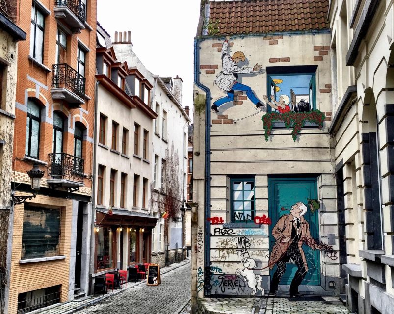 Brussels Comics & Street Art: Private Walking Tour - Zuidstation meeting point: how the tour starts strong