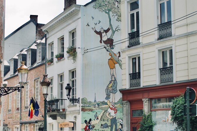 Brussels "Land of Comics": Street Art & Walking Tour - Beyond the basics: Froud and Stouf, Asterix and Obelix, and the Lucky Luke wall