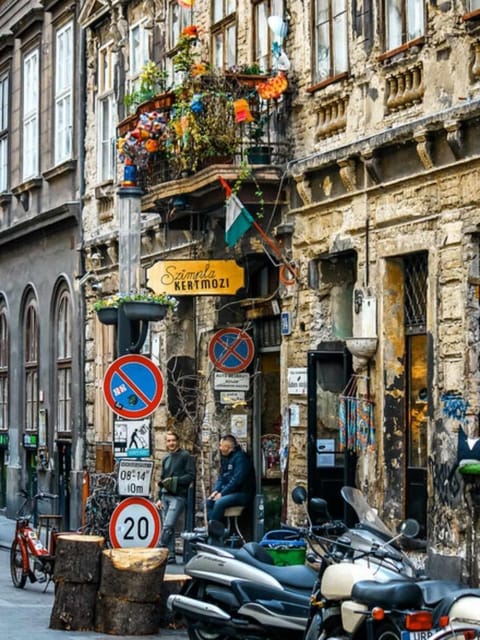 Budapest: Alternative Street Art & Jewish Tour - What you’ll learn to notice after the tour