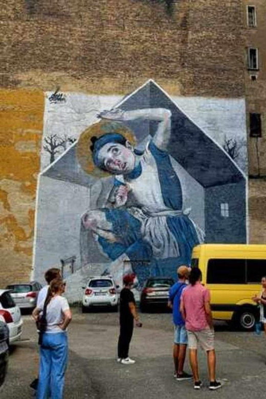 Budapest: Alternative Street Art & Jewish Tour - Where you meet: St. Stephen’s Basilica and the Blue umbrella