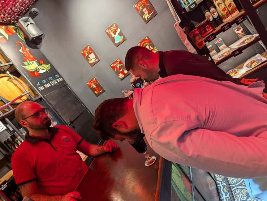 Budapest: Ruin Bars, Street Art, and Jewish Quarter Tour - How your guide shapes the whole experience