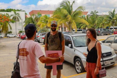 Cancun: 3-Hour Food Tour, Visit to the Market & Street Art - First tastings: panuchos and picadas that set the tone