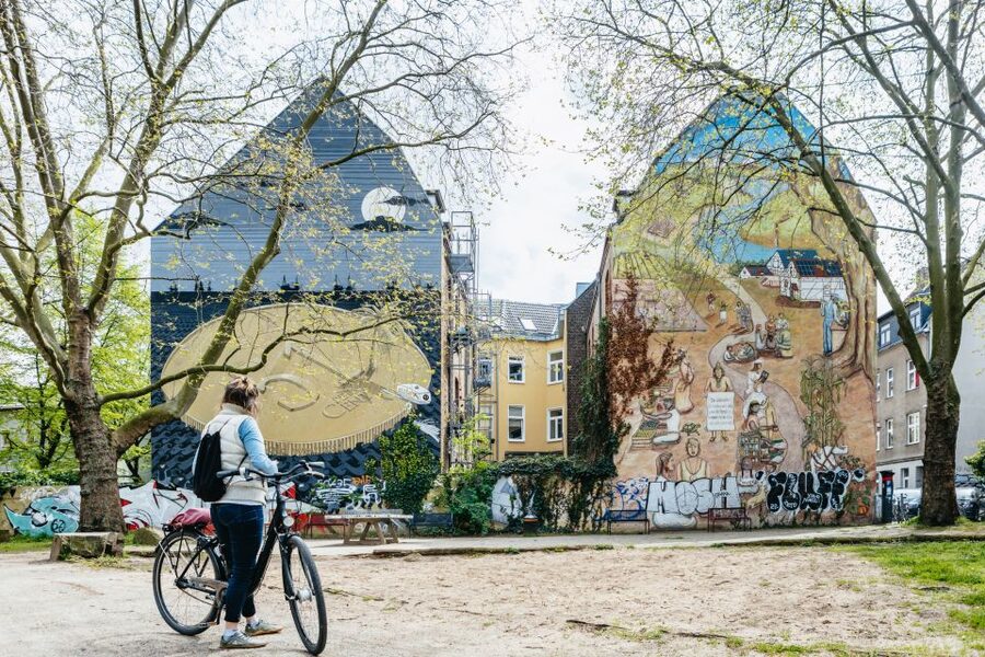 Cologne: Ehrenfeld Street Art Bike Tour - Riding the Route: From Photo Stops to Unexpected Street Art