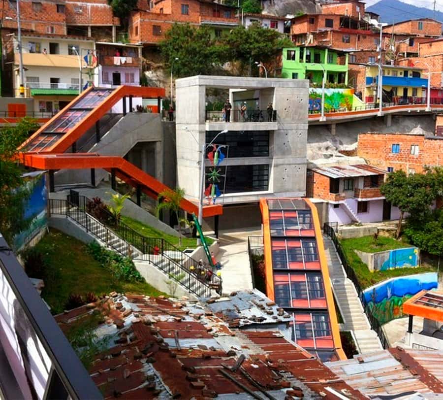 Comuna 13: Graffiti Tour with Tasting, Live Show, & Gallery - Comuna 13 Graffiti Isn’t Just Street Art: It’s a Neighborhood Memory
