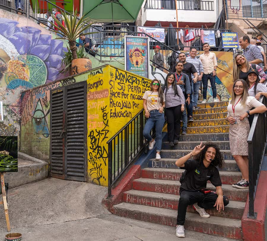 Comuna 13: Graffiti Tour with Tasting, Live Show, & Gallery - The Live Dance and Singing Show: Where Hip Hop Becomes a Body Experience