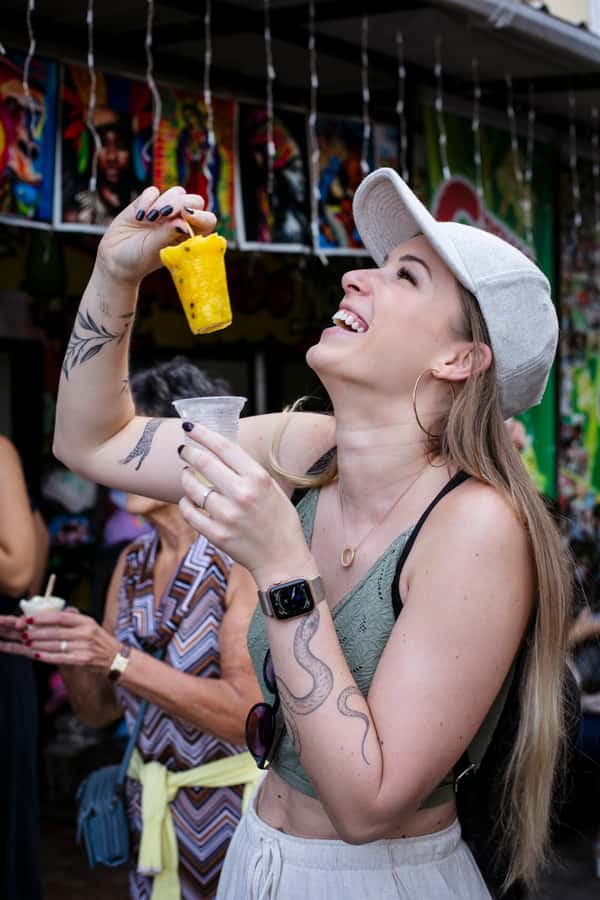 Comuna 13: Graffiti Tour with Tasting, Live Show, & Gallery - Mango Ice Cream Tasting: A Small Break That Makes the Tour Easier to Enjoy