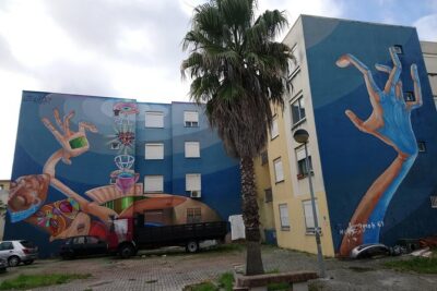Discover Lisbon's Best Street Art - Meeting point at Hard Rock Cafe: how the day flows
