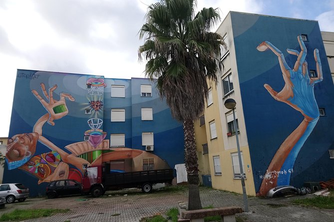 Discover Lisbon's Best Street Art - Meeting point at Hard Rock Cafe: how the day flows