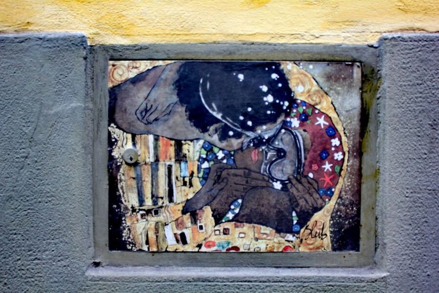 Florence: Street Art Tour - Via Palazzuolo: Learning to Read Graffiti Instead of Guessing