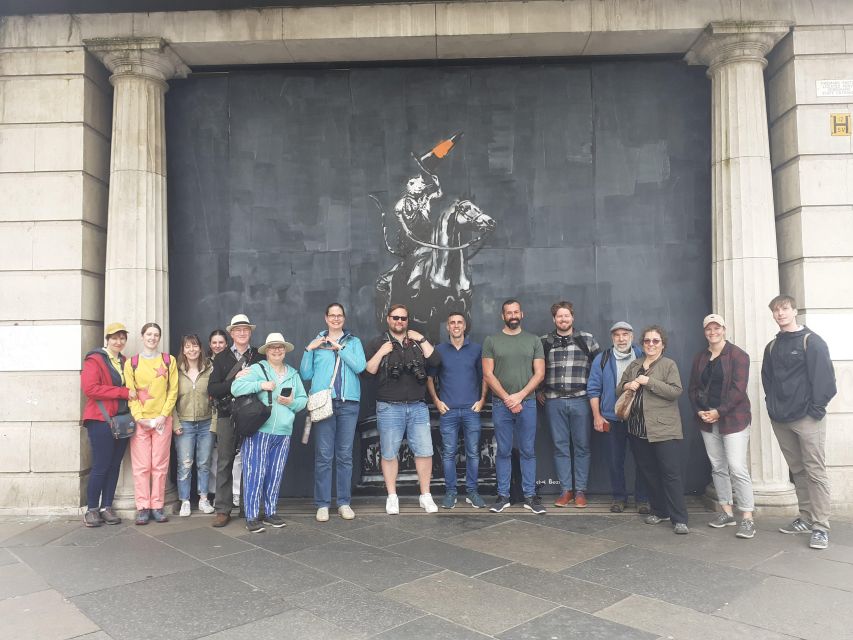 Glasgow: Street Art Guided Walking Tour - Getting started at 81 Mitchell Street (stay easy and on time)