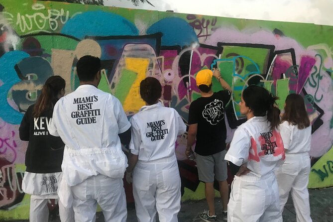 Graffiti Master Class - Wynwood - The master class: tools, techniques, and your first real try