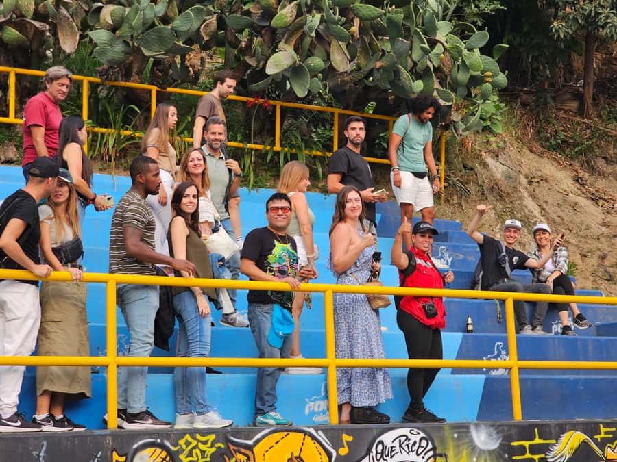 Graffiti Tour comuna 13 and cable car (made by local guides) - Independence sectors 1–3: armed conflict context through street art
