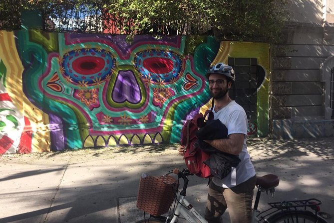 Graffiti & Urban Art Biketour w/ taco stop - Doctores: graffiti with attitude and real neighborhood texture